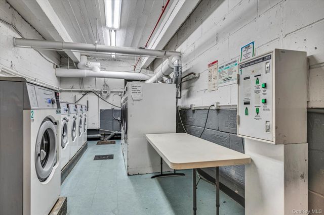 132-35 Sanford Avenue 613, Flushing, NY 11355