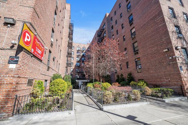 132-35 Sanford Avenue 613, Flushing, NY 11355