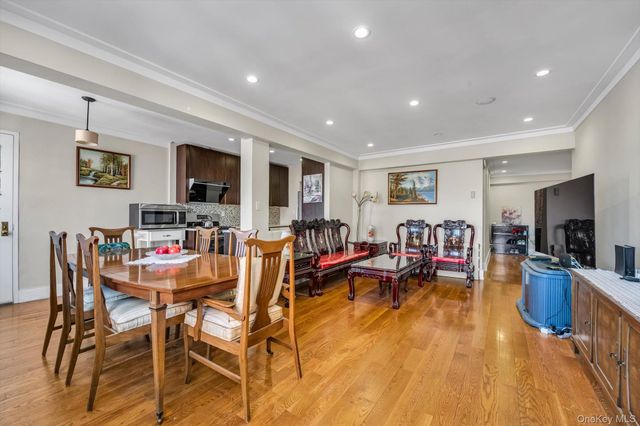 132-35 Sanford Avenue 613, Flushing, NY 11355