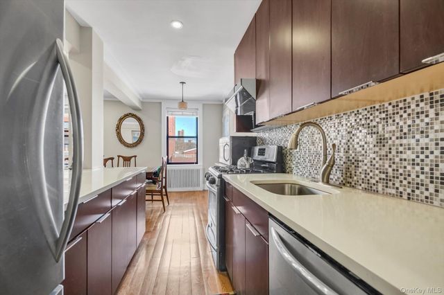 132-35 Sanford Avenue 613, Flushing, NY 11355