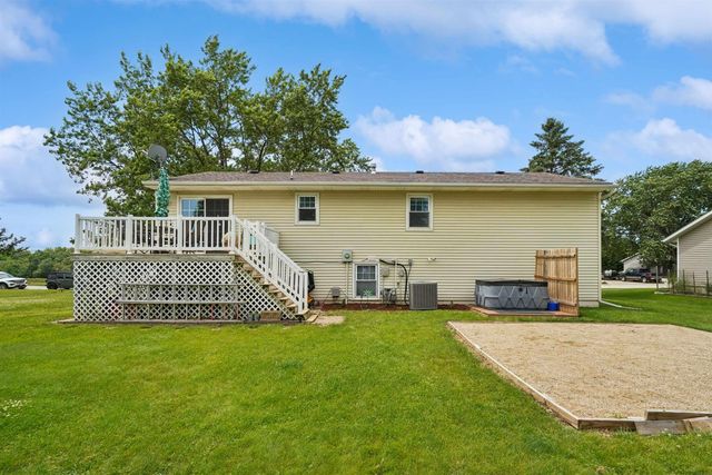 1605 3rd Street, Eldora, IA 50627