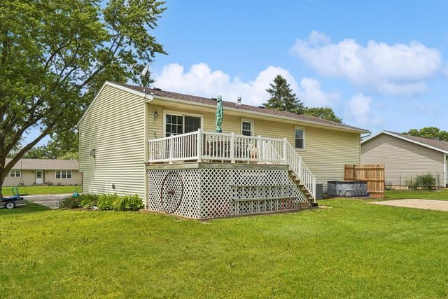 1605 3rd Street, Eldora, IA 50627