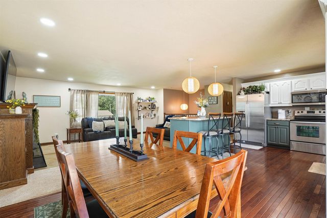 1605 3rd Street, Eldora, IA 50627