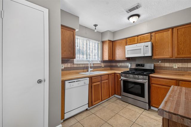 2315 Morning Meadow Drive, Missouri City, TX 77489