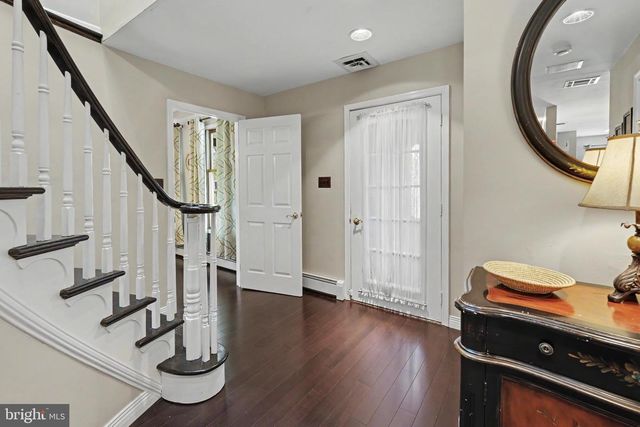 518 TASKER AVE, Folsom, PA 19033