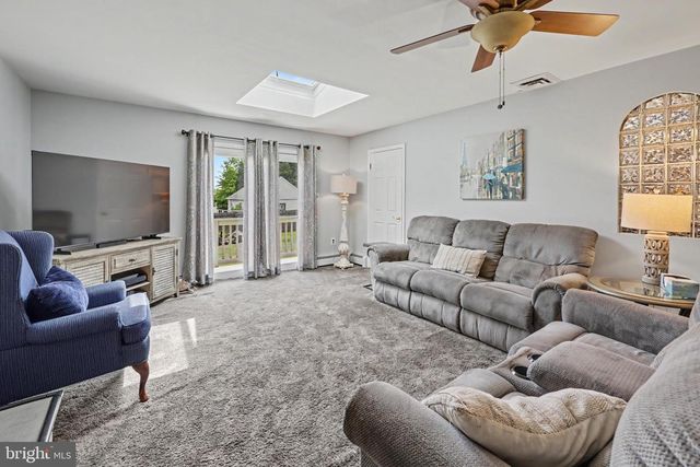 518 TASKER AVE, Folsom, PA 19033