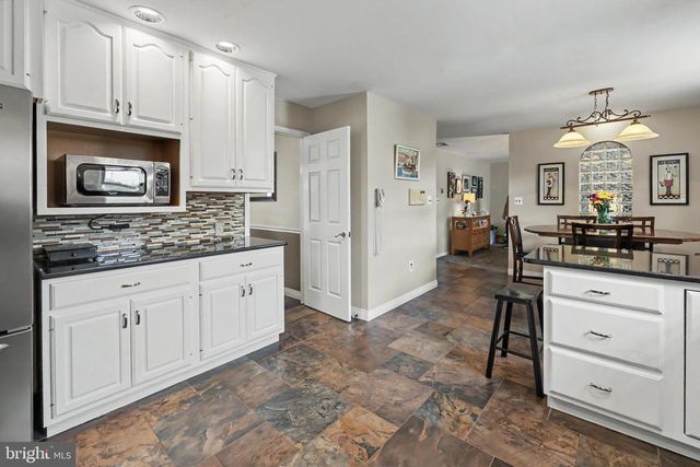 518 TASKER AVE, Folsom, PA 19033