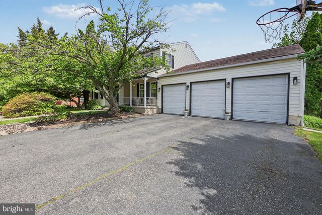 518 TASKER AVE, Folsom, PA 19033