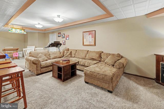 518 TASKER AVE, Folsom, PA 19033