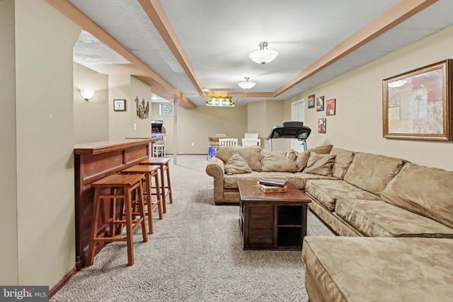 518 TASKER AVE, Folsom, PA 19033