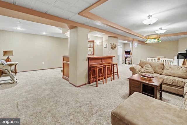 518 TASKER AVE, Folsom, PA 19033