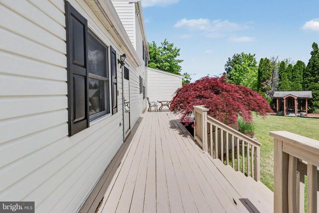 518 TASKER AVE, Folsom, PA 19033