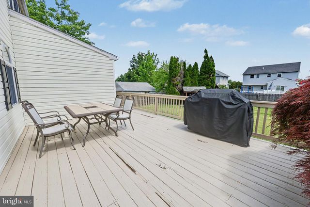 518 TASKER AVE, Folsom, PA 19033