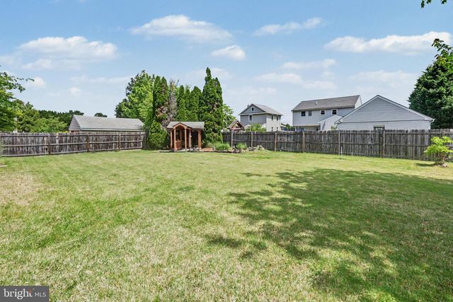 518 TASKER AVE, Folsom, PA 19033