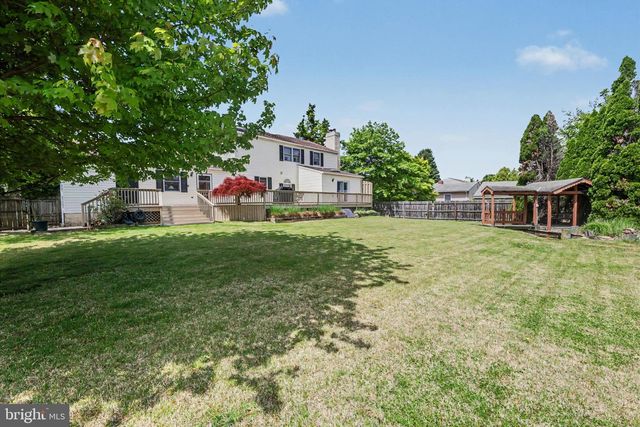 518 TASKER AVE, Folsom, PA 19033