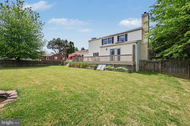 518 TASKER AVE, Folsom, PA 19033