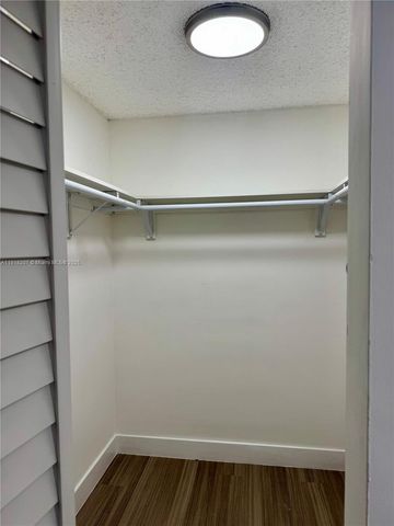 605 Ives Dairy Rd 306-7, Miami, FL 33179