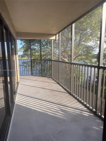 605 Ives Dairy Rd 306-7, Miami, FL 33179