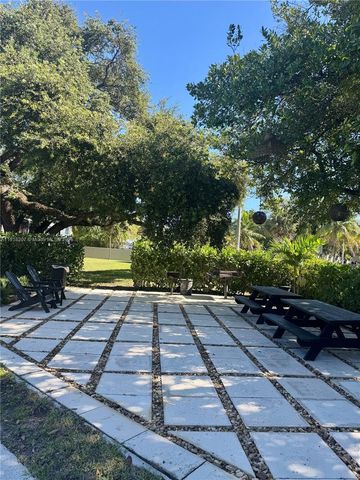 605 Ives Dairy Rd 306-7, Miami, FL 33179