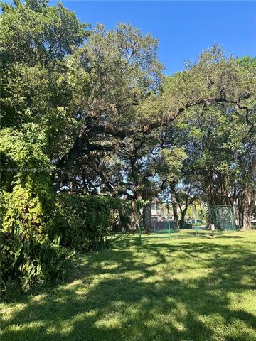 605 Ives Dairy Rd 306-7, Miami, FL 33179