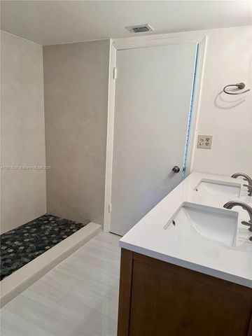 605 Ives Dairy Rd 306-7, Miami, FL 33179