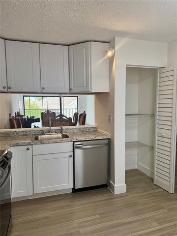 605 Ives Dairy Rd 306-7, Miami, FL 33179