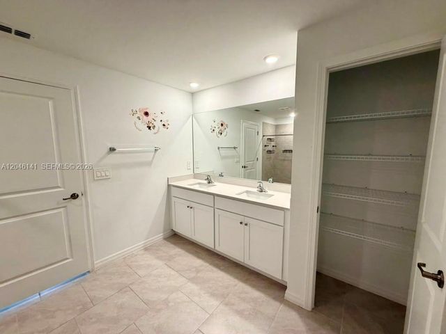 4104 NE 12th Court, Cape Coral, FL 33909