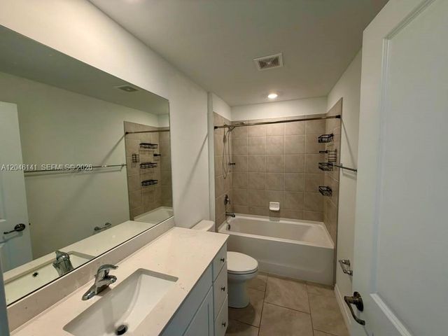 4104 NE 12th Court, Cape Coral, FL 33909