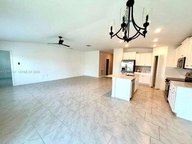 4104 NE 12th Court, Cape Coral, FL 33909