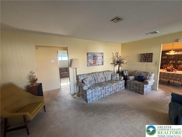230 Adams Street, South Whitehall Twp, PA 18104