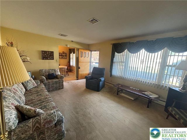 230 Adams Street, South Whitehall Twp, PA 18104