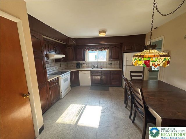 230 Adams Street, South Whitehall Twp, PA 18104