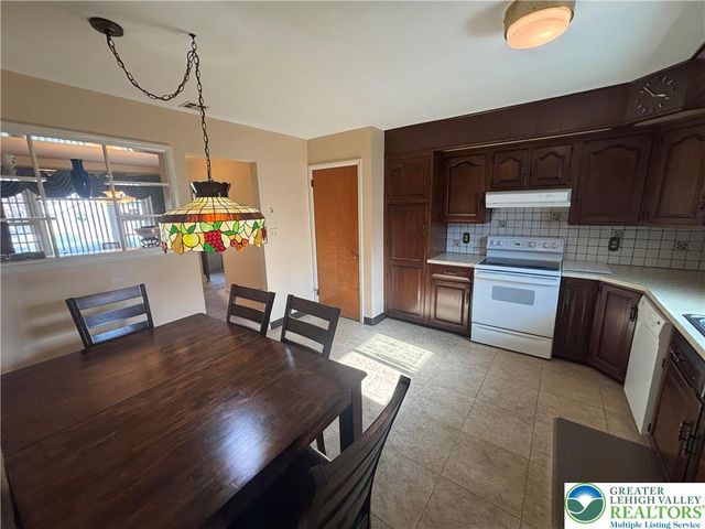 230 Adams Street, South Whitehall Twp, PA 18104
