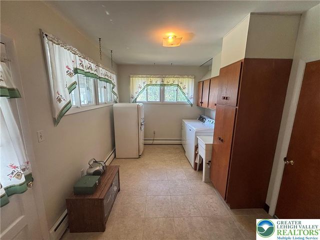 230 Adams Street, South Whitehall Twp, PA 18104