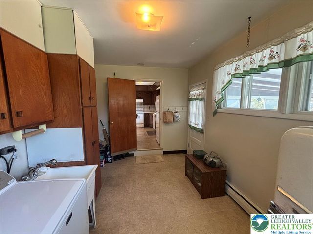 230 Adams Street, South Whitehall Twp, PA 18104