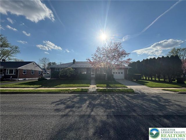 230 Adams Street, South Whitehall Twp, PA 18104