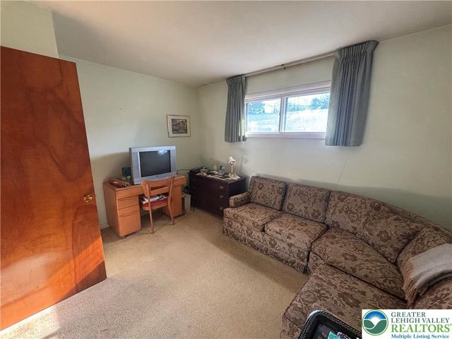 230 Adams Street, South Whitehall Twp, PA 18104