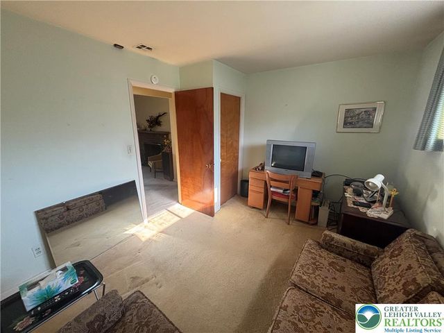230 Adams Street, South Whitehall Twp, PA 18104