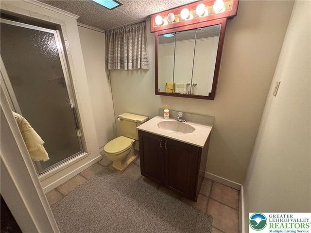 230 Adams Street, South Whitehall Twp, PA 18104
