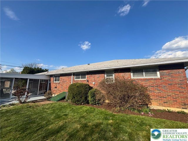 230 Adams Street, South Whitehall Twp, PA 18104