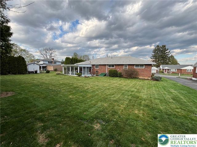 230 Adams Street, South Whitehall Twp, PA 18104