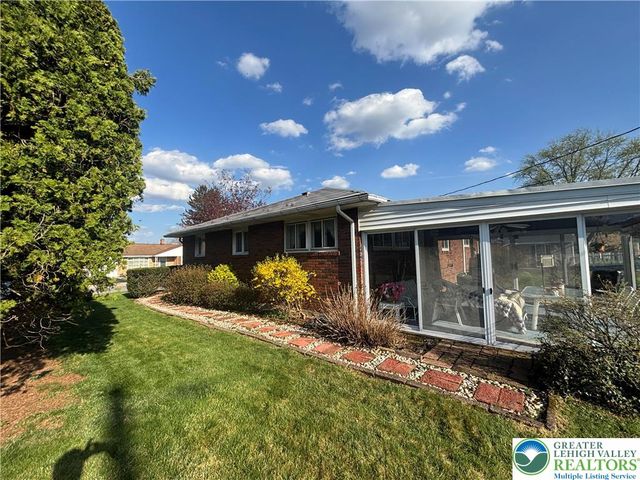 230 Adams Street, South Whitehall Twp, PA 18104