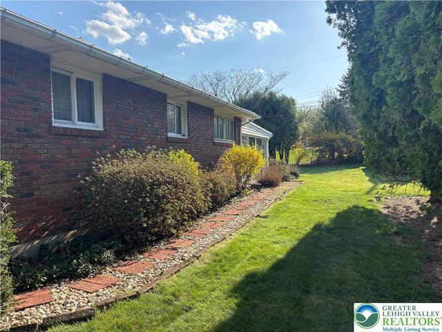 230 Adams Street, South Whitehall Twp, PA 18104