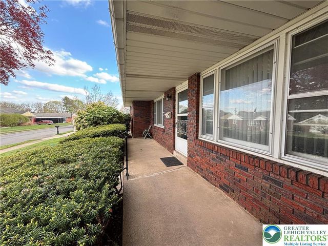 230 Adams Street, South Whitehall Twp, PA 18104