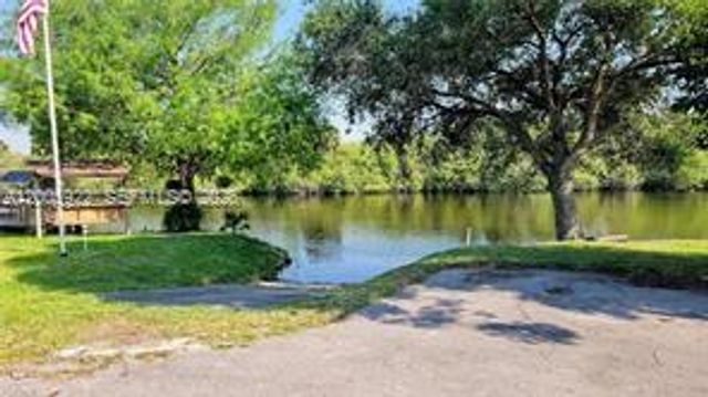1047 Mayford Lake Rd, Moore Haven, FL 33471