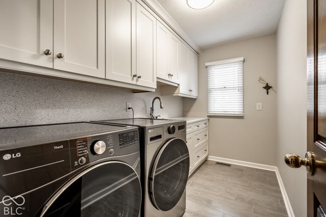 11821 Sand Dollar Court, Indianapolis, IN 46256
