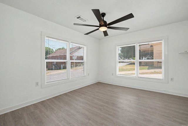 2720 S Spring Street, Little Rock, AR 72206