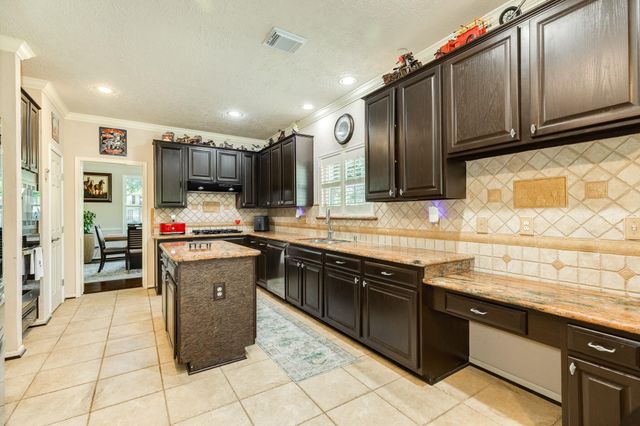 412 Melodywood Drive, Friendswood, TX 77546