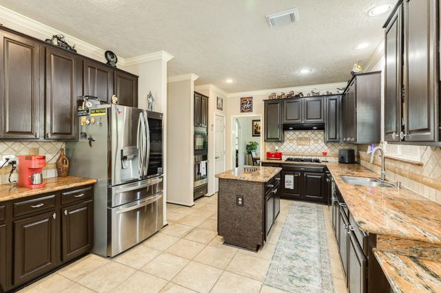 412 Melodywood Drive, Friendswood, TX 77546