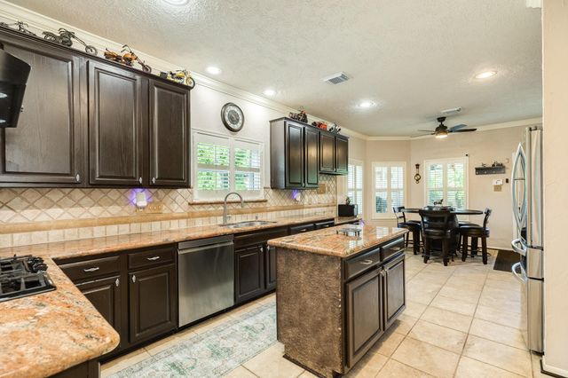 412 Melodywood Drive, Friendswood, TX 77546